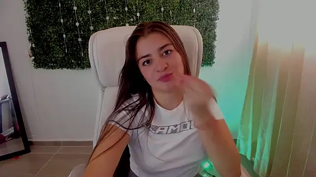 Brunnettee_1 stripchat live cam model