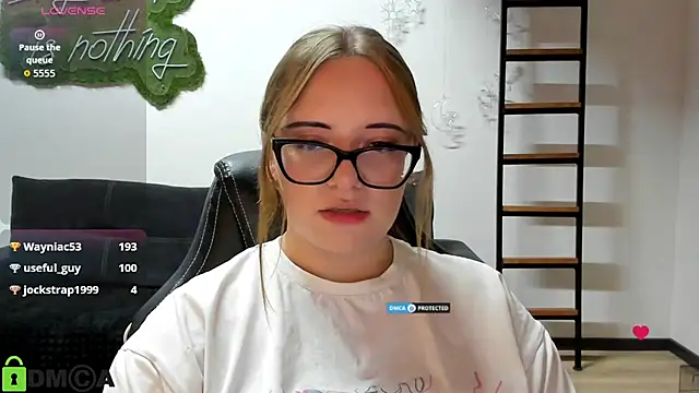JuliNy_x stripchat live cam model