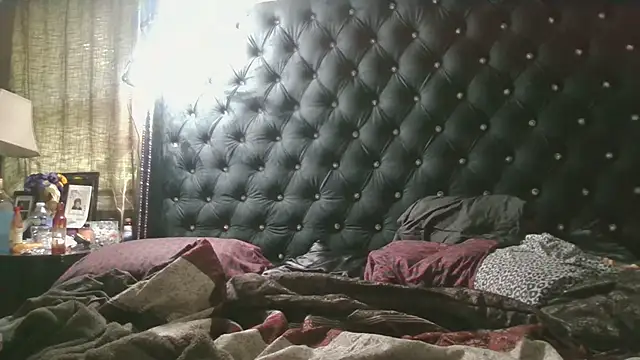 squirtonlongdick stripchat live cam model