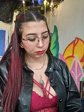 kari-h stripchat live cam model