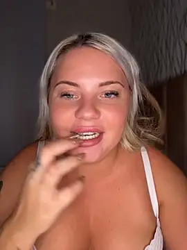 Lucy_Love_x stripchat live cam model