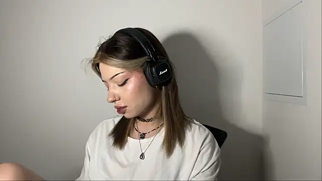 topazdew stripchat live cam model