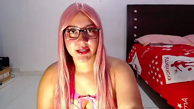 LuciaTomson stripchat live cam model