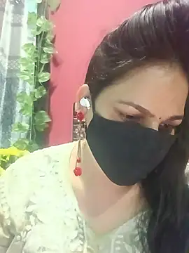 0Muskaan stripchat live cam model