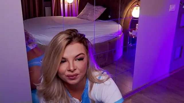 KimmBliss stripchat live cam model