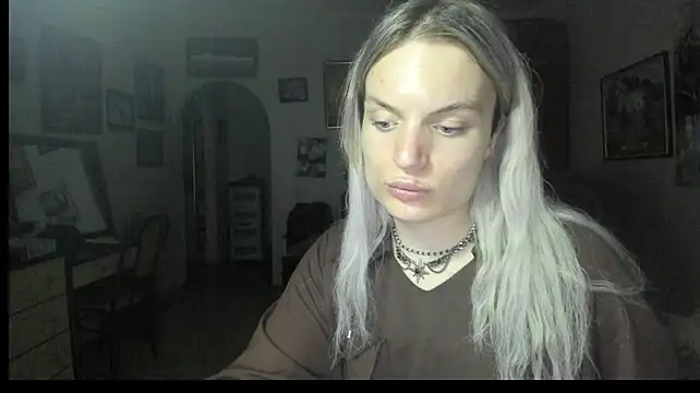 milliKira006 stripchat live cam model