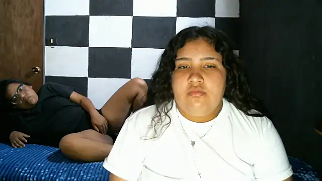 Valery-Khloe stripchat live cam model