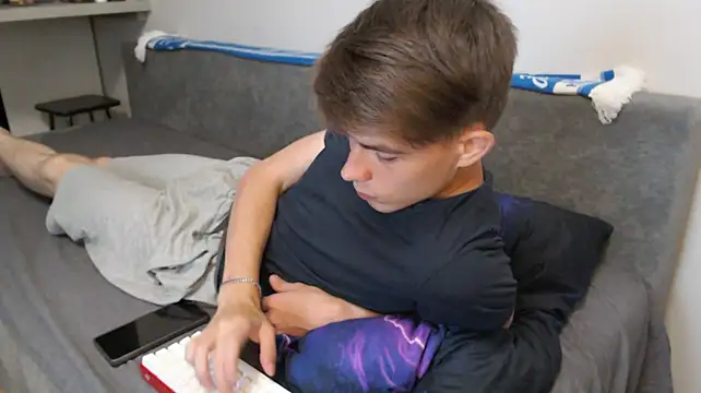 Student_Oliver stripchat live cam model