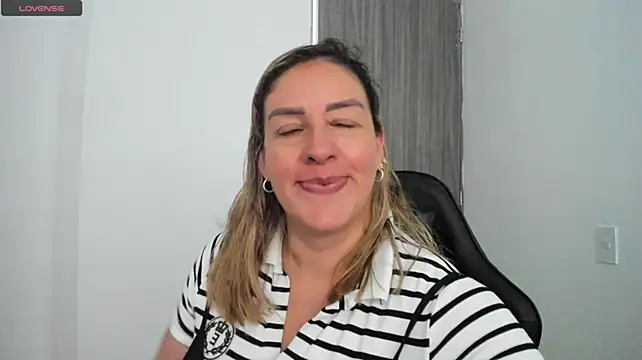 steisyhills stripchat live cam model