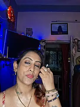 Poisonou5 stripchat live cam model