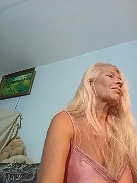 ViktoriaSexi1 stripchat live cam model