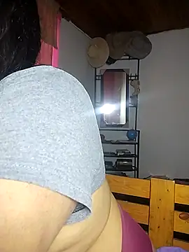 KATYGONZALEZ stripchat live cam model