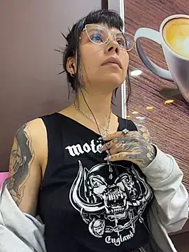 EemaHaruki stripchat live cam model
