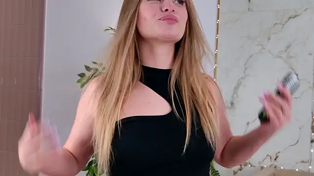 SweetyLicky stripchat live cam model