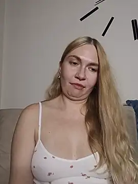 KisaVixen stripchat live cam model