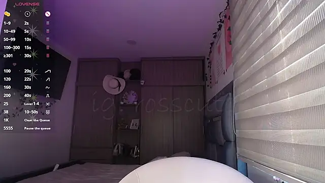 Princessross stripchat live cam model