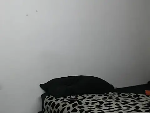 CherryH0ttie stripchat live cam model