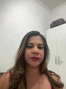 lary8 stripchat live cam model