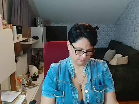 CallmeHellen4you stripchat live cam model