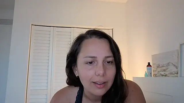 bellag825 stripchat live cam model