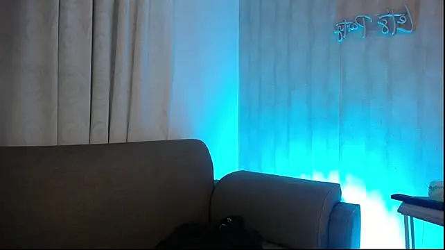 Axxel_White stripchat live cam model