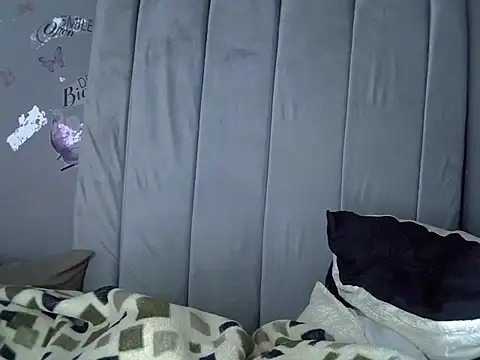 ThunderThighZz stripchat live cam model