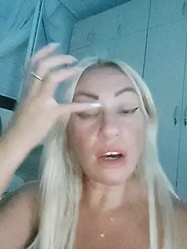 visnjica stripchat live cam model