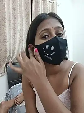 Laiba_Sugar stripchat live cam model