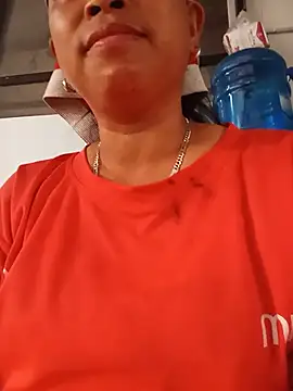 mannhinhi80 stripchat live cam model