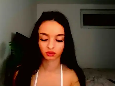 miaadoll19 stripchat live cam model