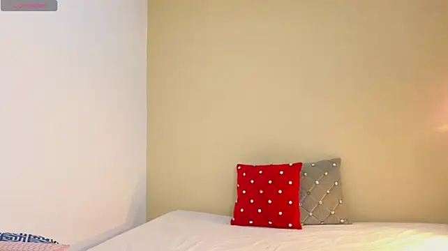 MOONBABEX stripchat live cam model
