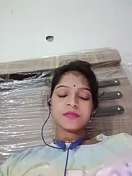 Mohnicute stripchat live cam model