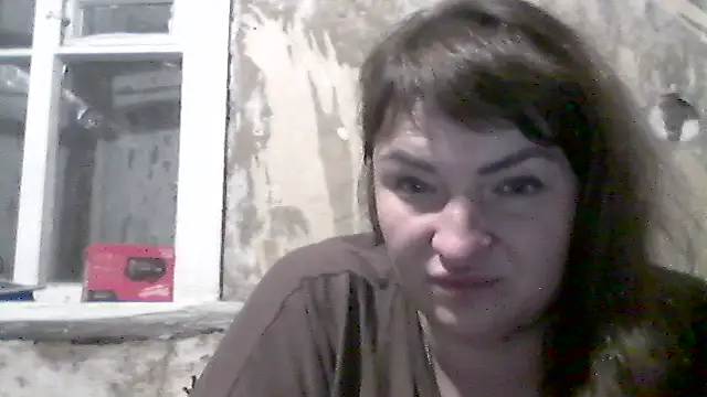AllinaKis stripchat live cam model