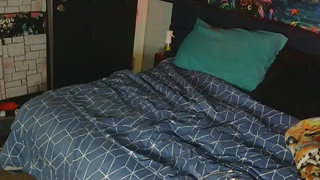 BusyB1983 stripchat live cam model