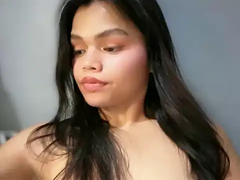 transaliyah stripchat live cam model