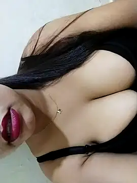 fatineae1 stripchat live cam model