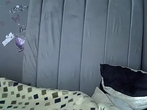 ThunderThighZz stripchat live cam model