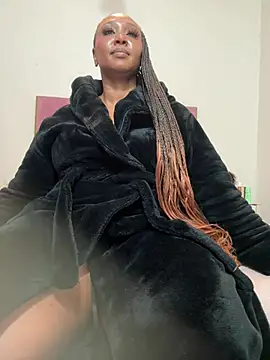 Bootyliciouse21X stripchat live cam model