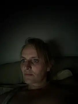 NaughtySaucy stripchat live cam model