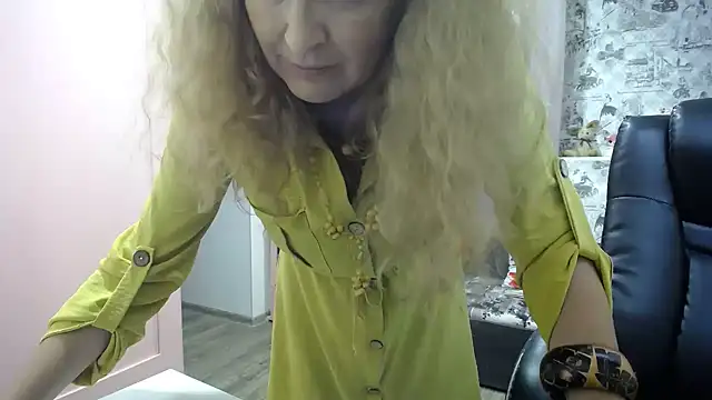 Helen1974 stripchat live cam model