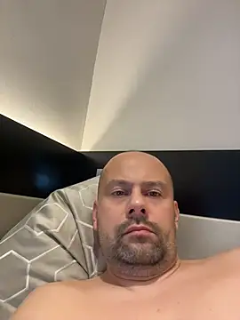 NakedAndrewHot stripchat live cam model