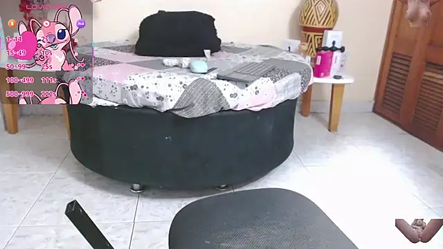 NicoleSantana stripchat live cam model
