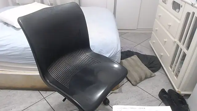 MysterBearMG stripchat live cam model