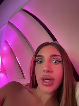 IvyNox stripchat live cam model