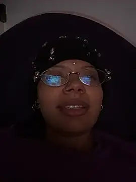 badm4h stripchat live cam model