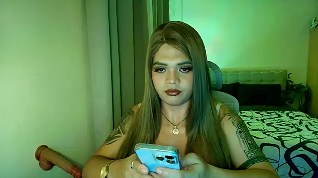 AlloraMarie stripchat live cam model
