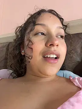 Shara_dreams stripchat live cam model