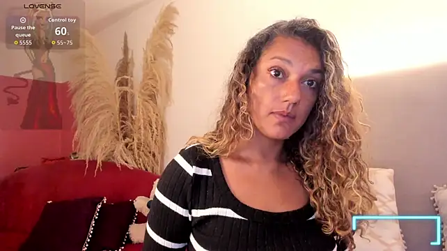 Sofii_Diaz stripchat live cam model