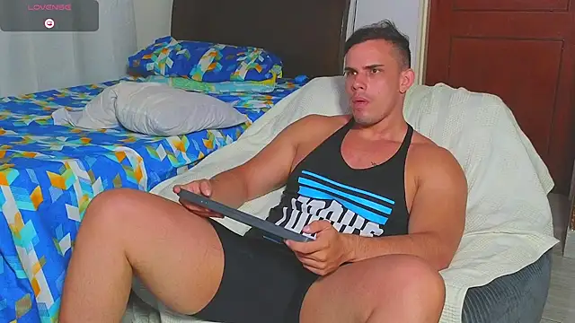 Regansmiths stripchat live cam model