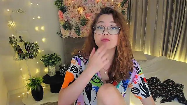 SereneFlame stripchat live cam model